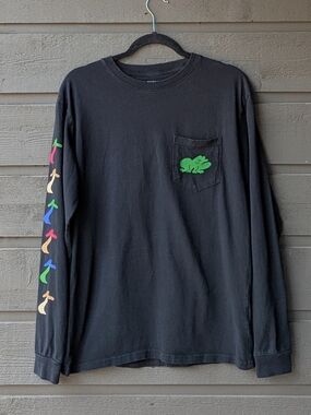 Parks Project Escape to Nature Flower Frog Mushroom LS Crew T-Shirt Small Black